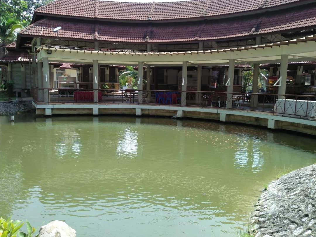 Felda Residence Hot Springs Sungkai Exterior foto